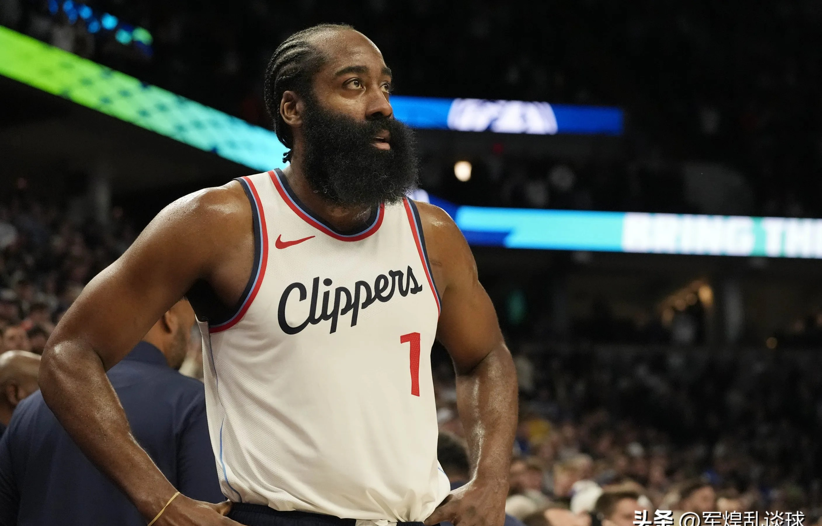 哈登回归赛场，赛事规则更新首场状态亮眼，热火观众沸腾！(哈登回归火箭最新阵容)九游体育官方网站